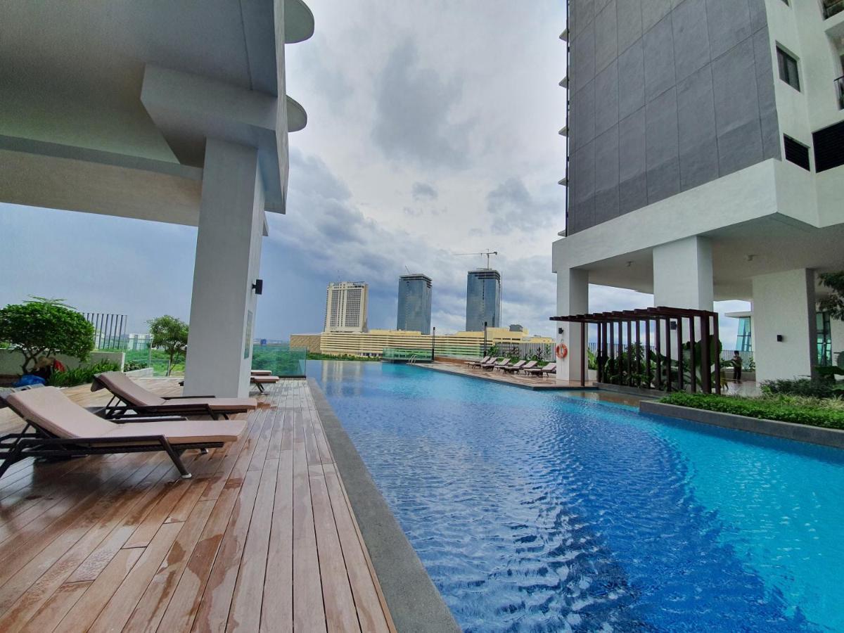 Southkey Mosaic Mid Valley Johor Bahru Apartment Exterior photo